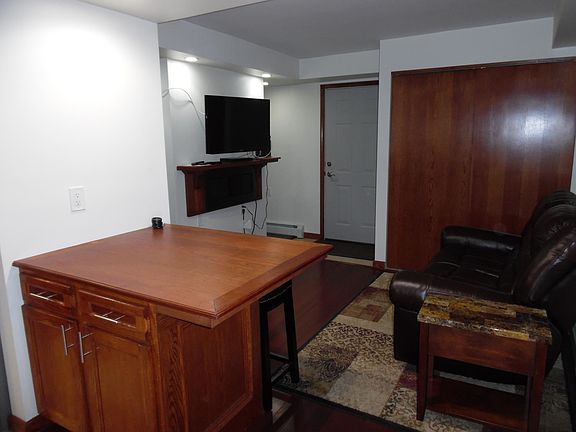 3rd image of 305 Laurens St #B