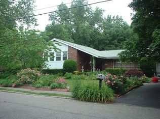 105 Rolling Way, New Rochelle, NY 10804