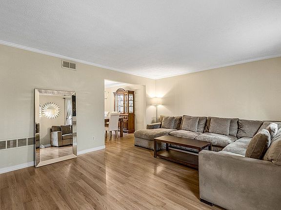 3rd image of 3600 Parkside Ct