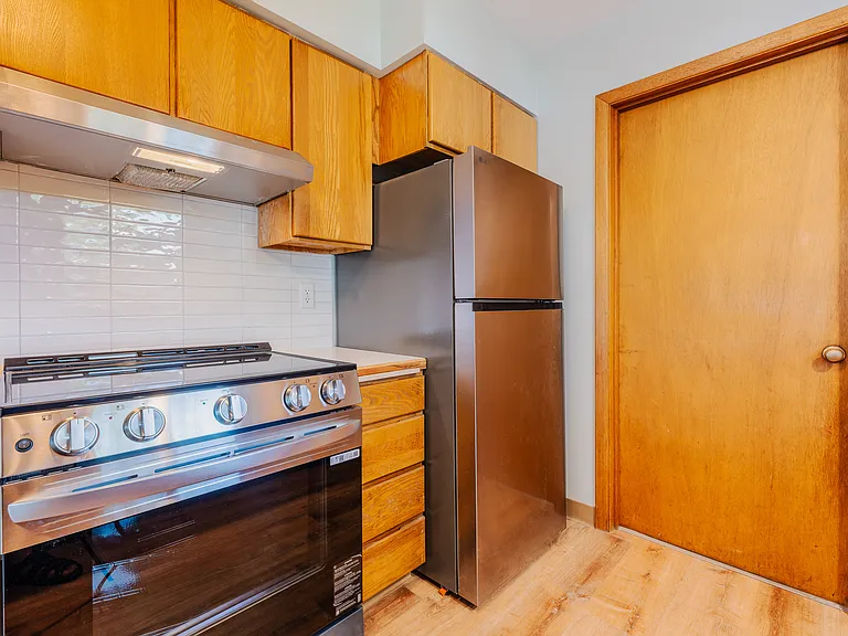 2503 Wright St — Photo 10