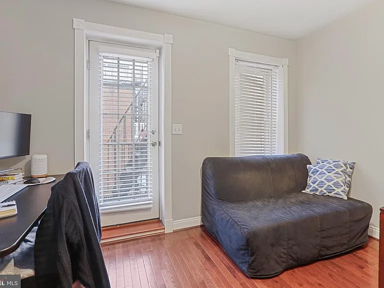 675 E Clement St — Photo 20