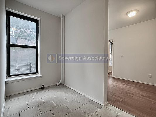 4th image of 401 E 68th St #22C