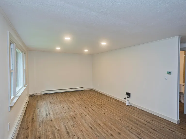 294 Buckland Rd — Photo 11