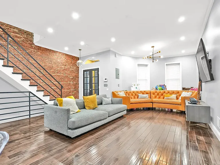 424 Jamaica Ave #1 — Photo 3