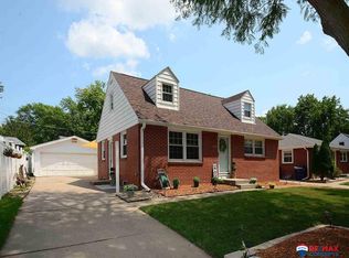 4114 Holly Rd, Lincoln, NE 68502