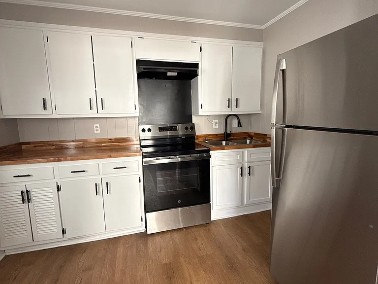 254 Lake Dr #1 — Photo 5