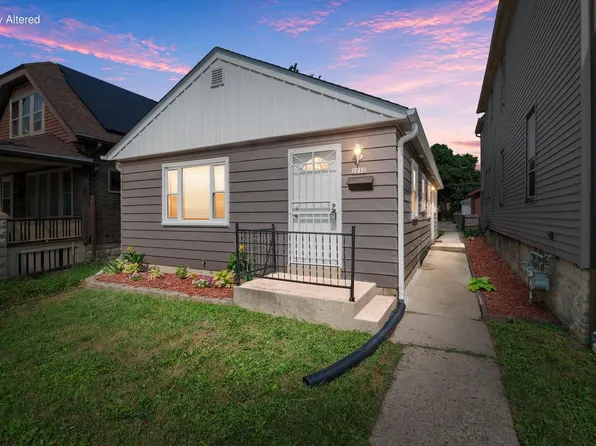 2030 S 77th STREET, West Allis, WI 53219