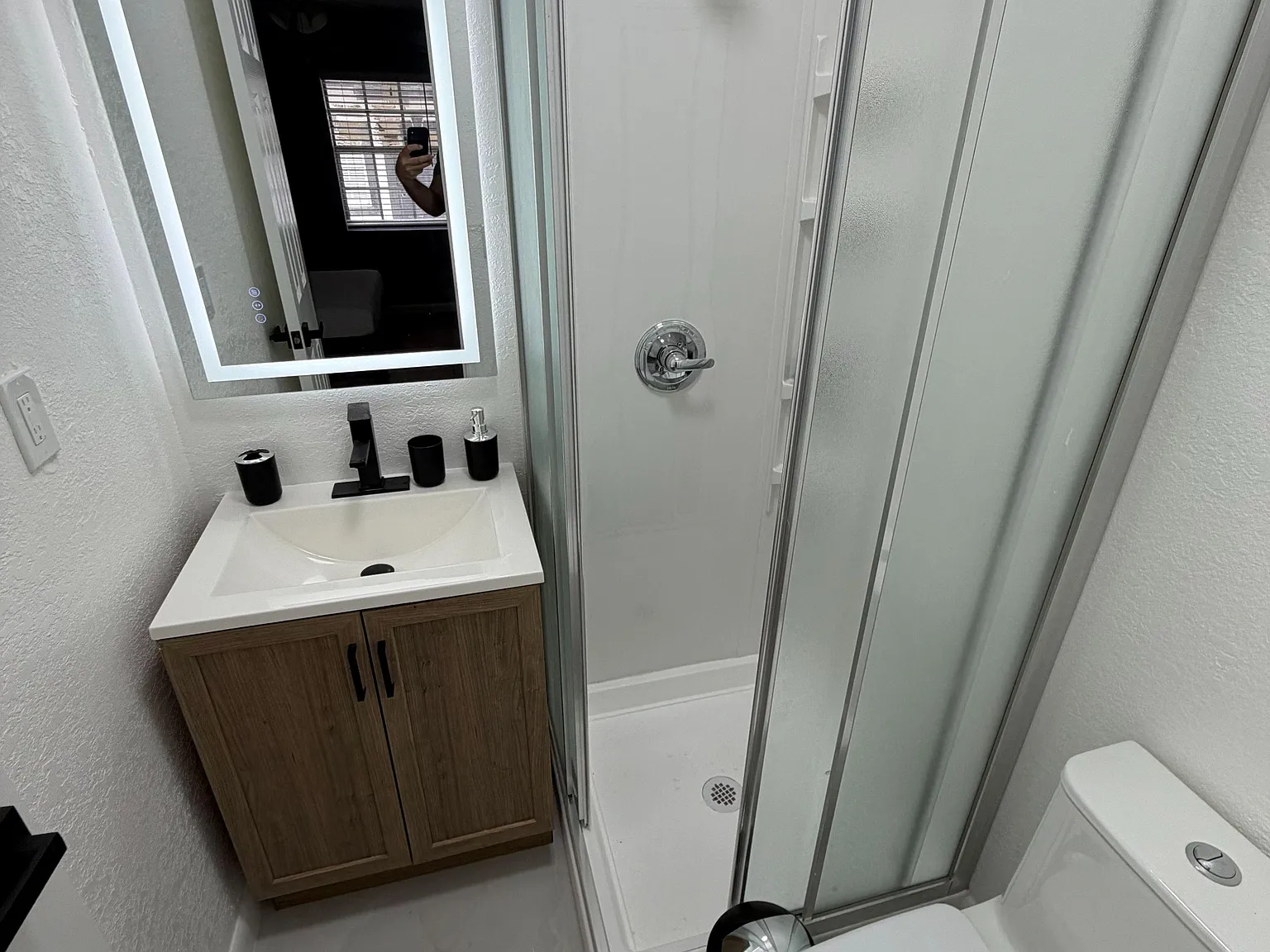 4 bed, 5.0 bath, 1850 sqft, $1,572 — Photo 3