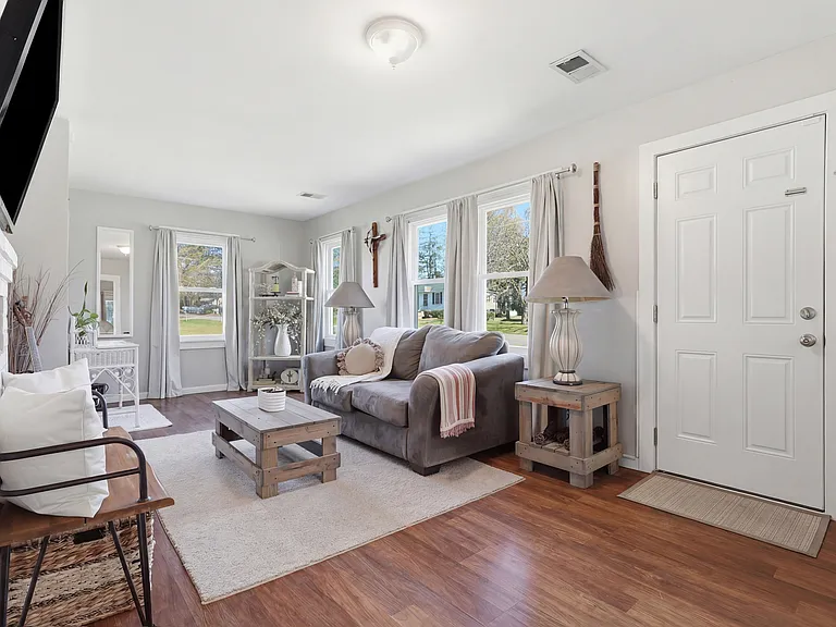 612 Crescent Dr — Photo 11