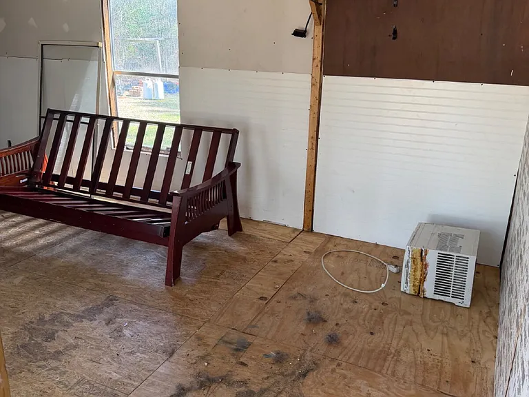 450 Old Castle St — Photo 16