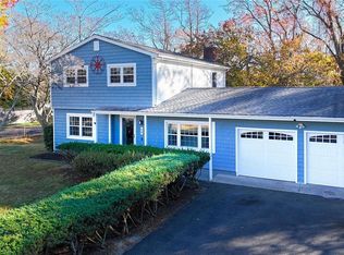 54 Saint George Dr, Shirley, NY 11967