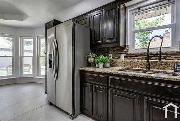 105 Douglas Dr — Photo 12
