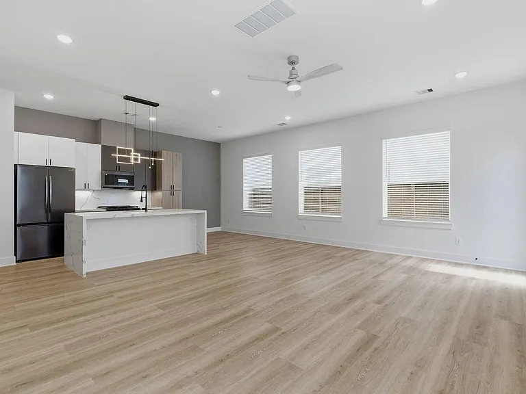 6337 Wheatley St — Photo 4