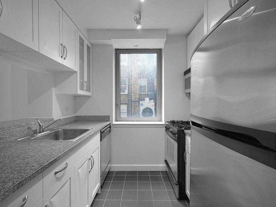 1st image of 360 W 43rd St APT N3l