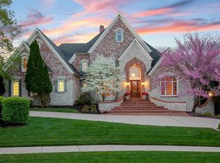 17900 Greycliff Dr, Chesterfield, MO 63005