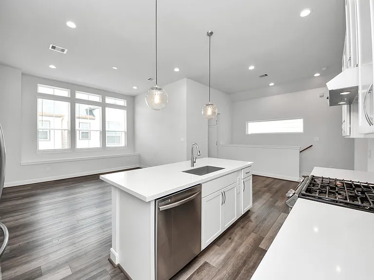 9577 Neuens Rd #B — Photo 8