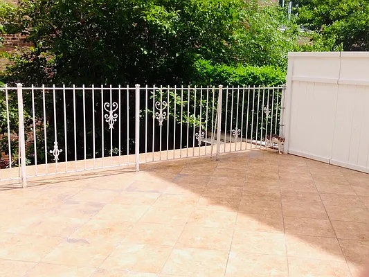 Rented by Bank Neary | media 26