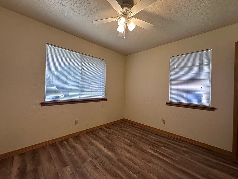 2035 Delaware Ln #2035 — Photo 10