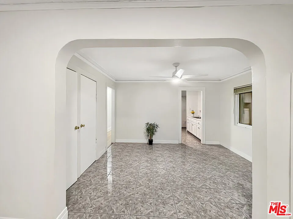 2 bed, 1.0 bath, $2,900 — Photo 4