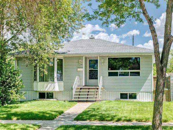 12137 44th St NW, Edmonton, AB T5W 2T2