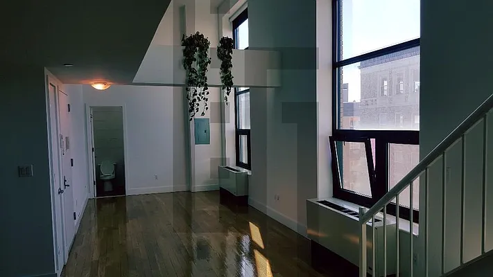 Rented by Loom Group | media 37