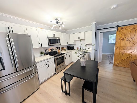 5th image of 1812 NE 11th Ave APT 2