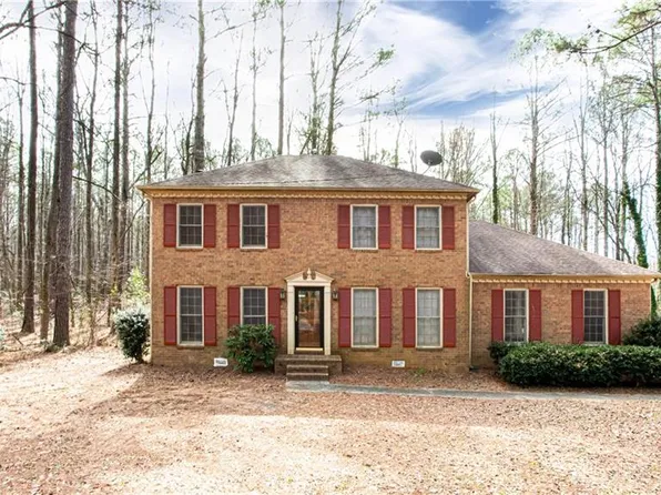 200 Brandon Mill Cir, Fayetteville, GA 30214