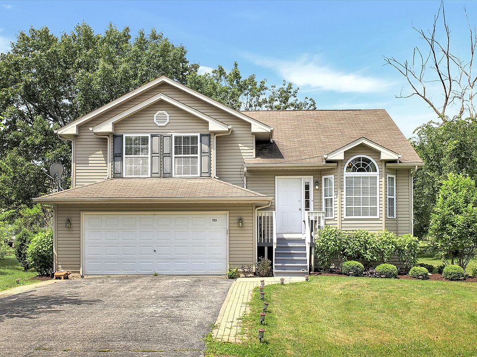 1st image of 233 Picadilly Dr SE