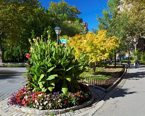 Rented by CompassRock Real Estate | media 52