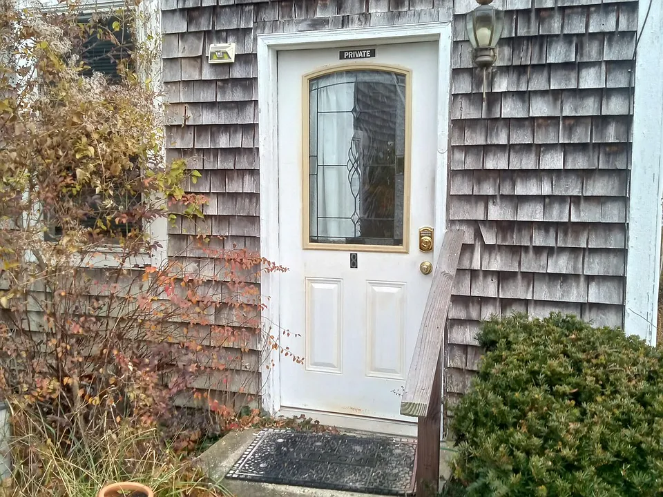 270 Ocean Ave #8