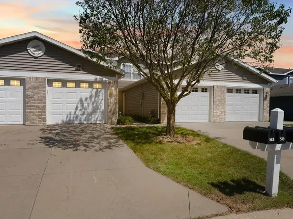 579 Pointe Ct SW, Rochester, MN 55902