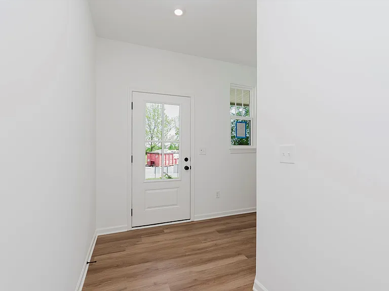 16043 Meadow Frost Ct — Photo 3