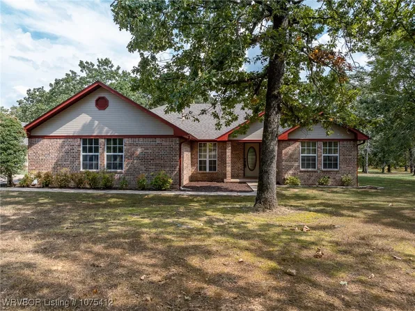 820 Deerwood Dr, Greenwood, AR 72936