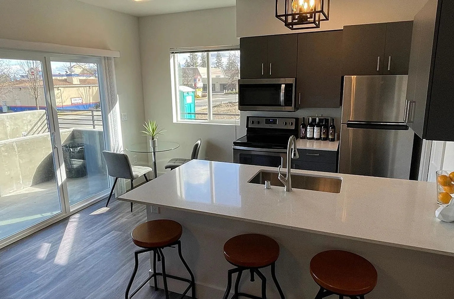 Thirty First Place Apartments — Photo 1