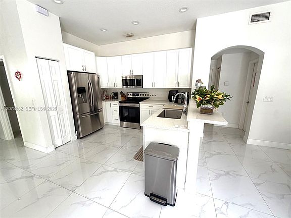 3rd image of 16747 NW 10th St