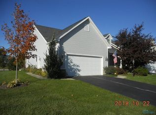 3240 Rivers Edge Dr, Perrysburg, OH 43551