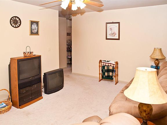 3rd image of 3740 Ivy Way