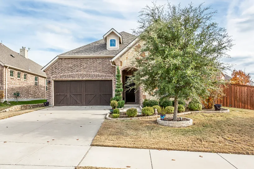 4 bed, $5,499 — Photo 2