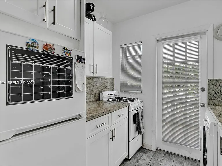 911 Meridian Ave #104 — Photo 6