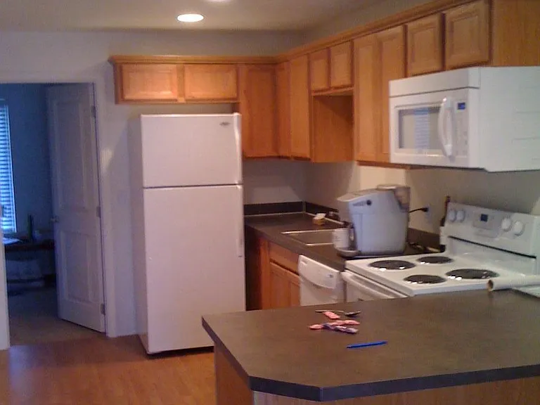 527 13th Ave SE #4 — Photo 2