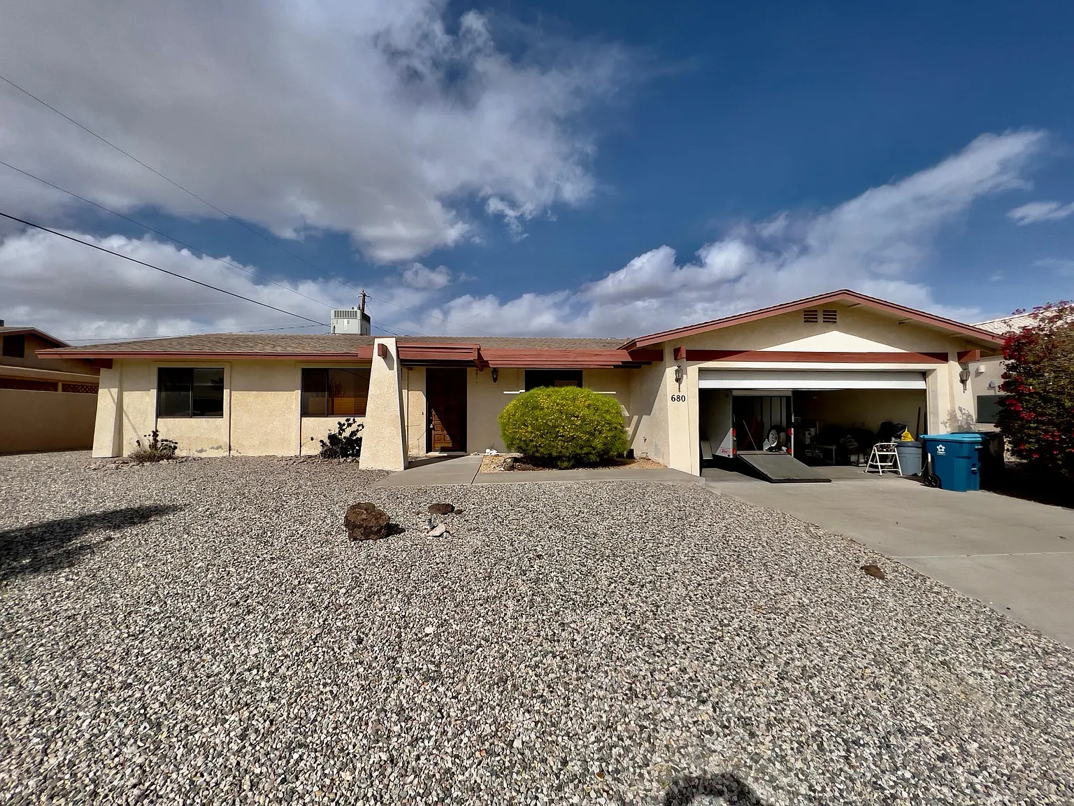 680 Papoose Dr — Photo 1