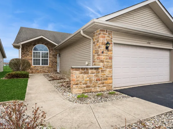 1406 Bohling Pl, Crown Point, IN 46307