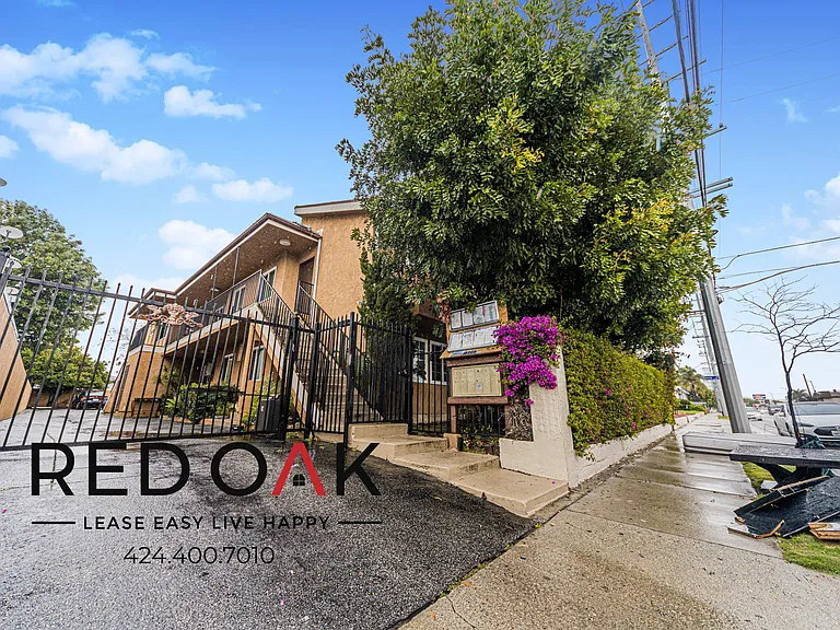 13043 Vanowen St #5 — Photo 3