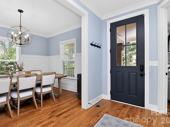4th image of 4231 Craig Ave