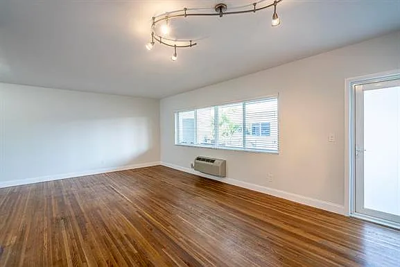 8330 Byron Ave #7 — Photo 6