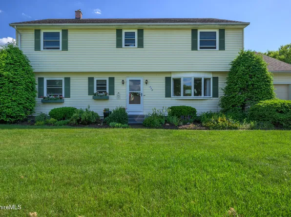 117 Lucia Dr, Pittsfield, MA 01201