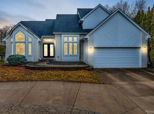 14642 Emerson Dr, Sterling Heights, MI