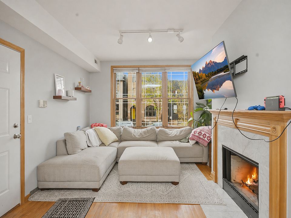 1st image of 2035 W Huron St APT 3