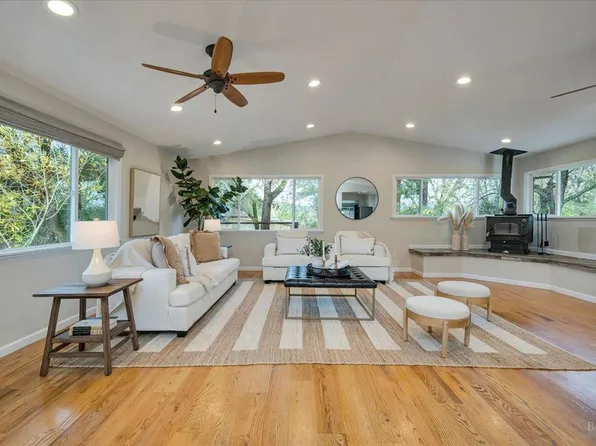 1050 Bel Arbres Drive, Redwood Valley, CA 95470