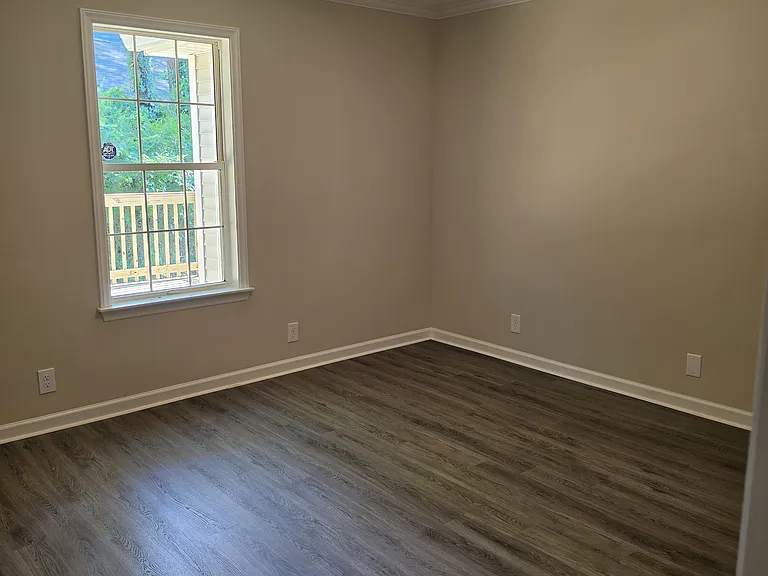 604 Messick Ct — Photo 17
